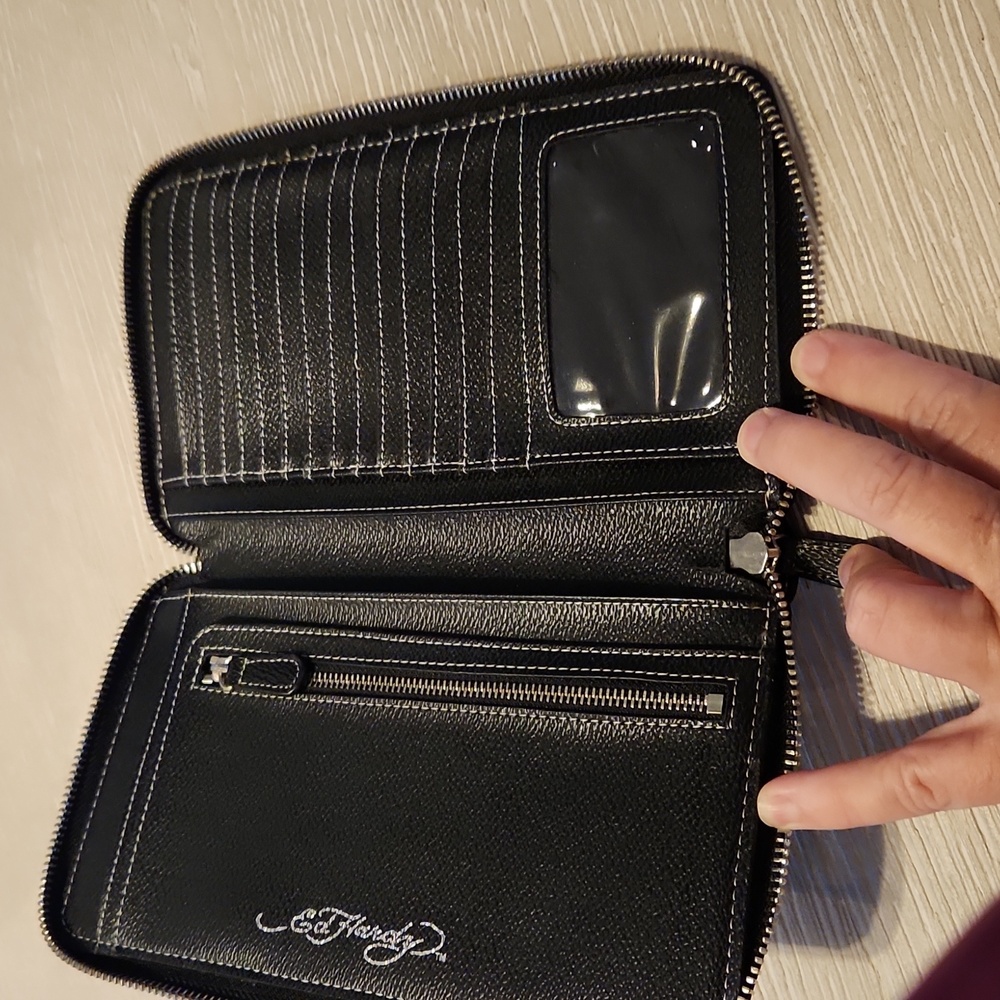 Vintage Ed Hardy Wallet - Picture 3 of 3